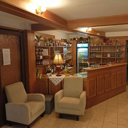 Pension Tara Teplice nad Metují エクステリア 写真