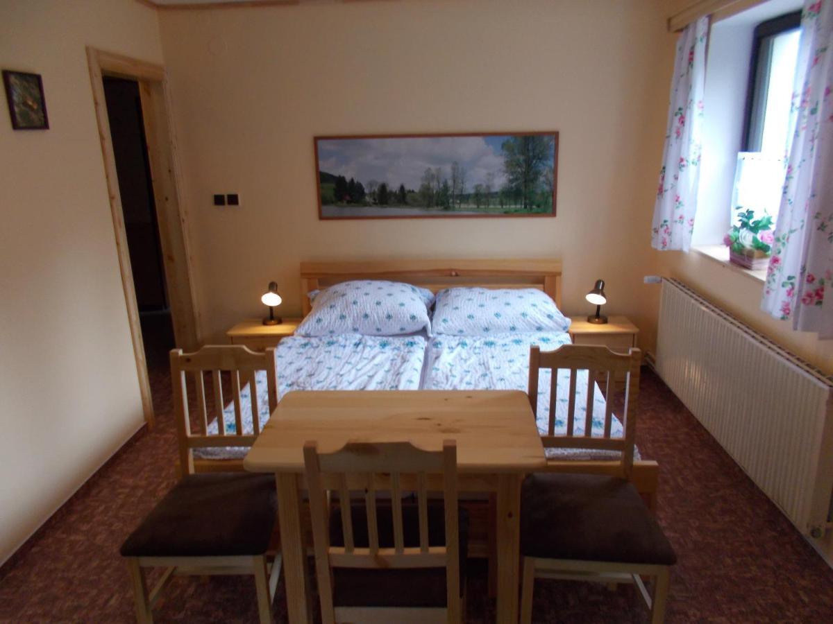Pension Tara Teplice nad Metují エクステリア 写真
